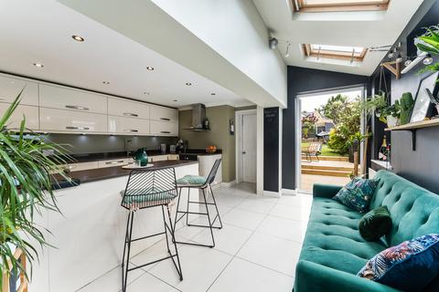 30 Wellesley Road, London, E11 2HF