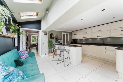 30 Wellesley Road, London, E11 2HF