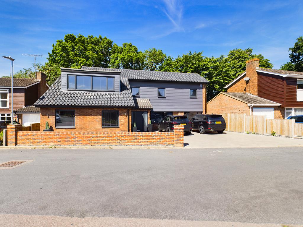 Foster Close, Chancellors Park... 4 bed detached house £950,000