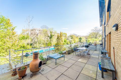 4 bedroom apartment to rent, Caledonian Road, King's Cross, London