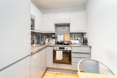 4 bedroom apartment to rent, Caledonian Road, King's Cross, London