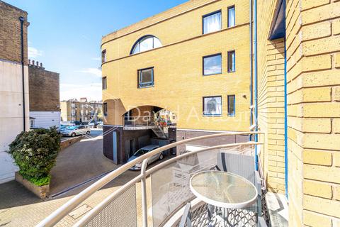 4 bedroom apartment to rent, Caledonian Road, King's Cross, London