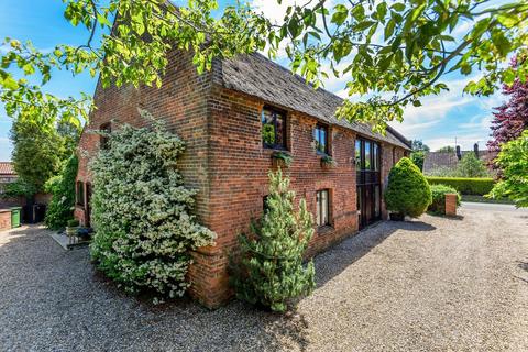 5 bedroom barn conversion for sale - The Street, Rockland St. Mary, Norwich