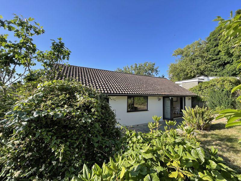 An exceptional 3 bedroom detached property in Duryard 3 bed detached