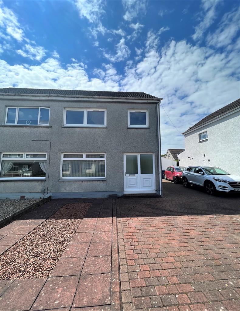Parkwood Crescent, Broxburn 3 bed semidetached house £975 pcm (£225 pw)