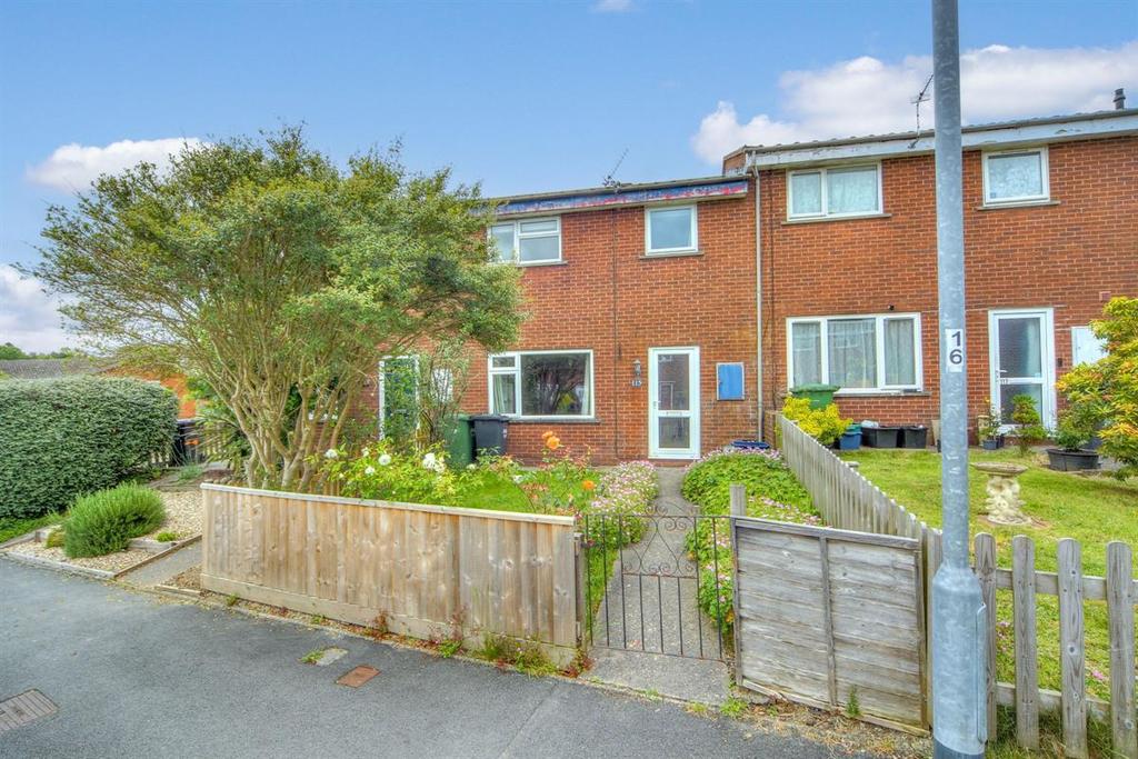 Churchill Crescent, South Molton 3 bed terraced house £220,000