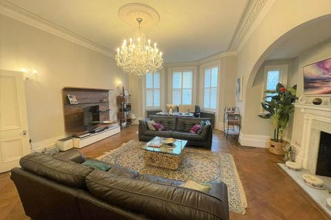 2 bedroom flat to rent - Grand Avenue, Hove, East Sussex