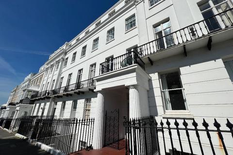 2 bedroom flat to rent, Sussex Square, Brighton, East Sussex, BN2 1FJ