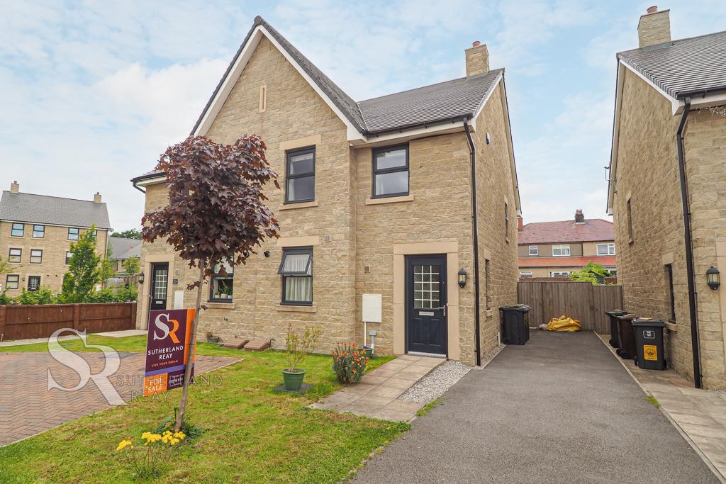 Marsh Way, ChapelenleFrith, High... 4 bed semidetached house £325,000