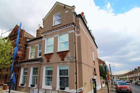 1 bedroom apartment to rent, Romberg Road, Tooting Bec, SW17 8UA