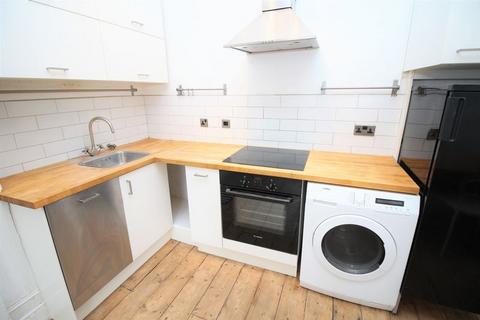 1 bedroom apartment to rent, Romberg Road, Tooting Bec, SW17 8UA