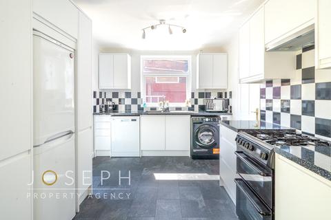 321 Clapgate Lane, Ipswich, IP3 0RT
