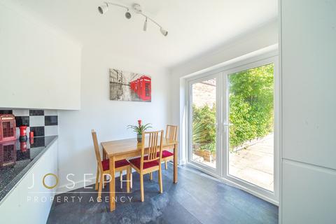 321 Clapgate Lane, Ipswich, IP3 0RT