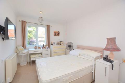 1 bedroom retirement property for sale, Uxbridge Road, Hatch End