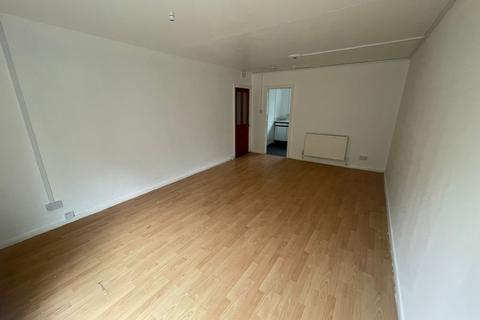 3 bedroom flat to rent - Cadham Court, Glenrothes, Fife, KY7