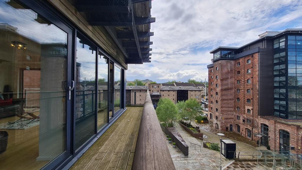 Breadalbane Street, Leith, Edinburgh, EH6 3 bed flat £1,700 pcm (£392 pw)
