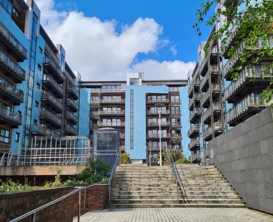 Breadalbane Street, Leith, Edinburgh, EH6 3 bed flat £1,700 pcm (£392 pw)