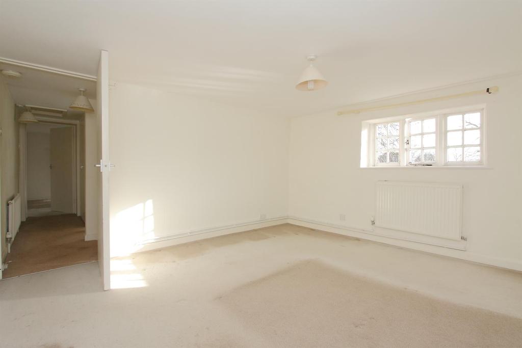 Hutchins Cottage - Main Bedroom.JPG