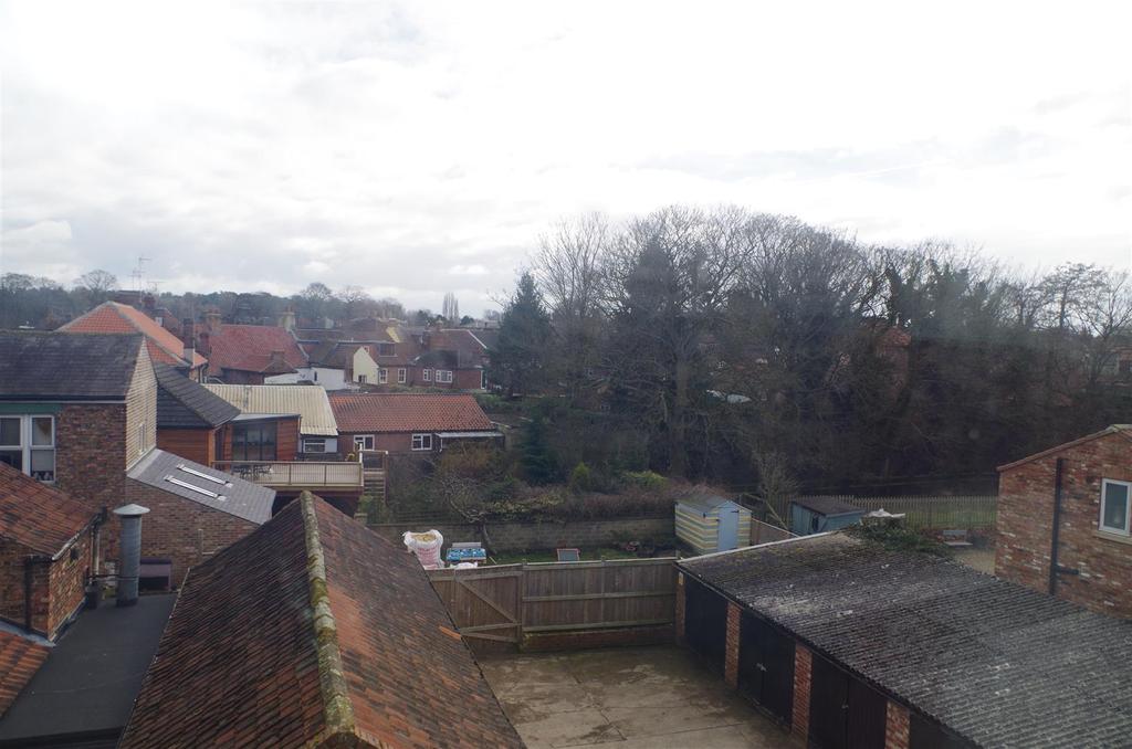 Fishergate, Boroughbridge, York 2 bed flat for sale £125,000