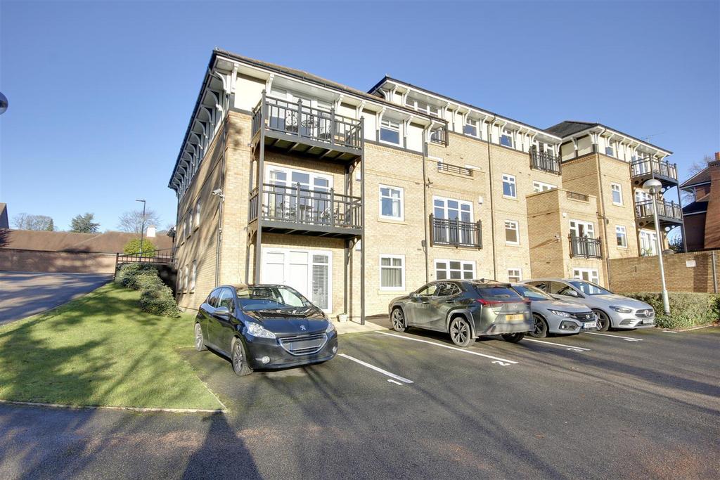 Woodgates Lane, North Ferriby 3 bed apartment for sale £185,000