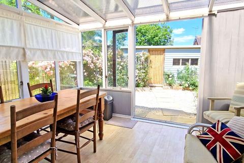 5 Brook Close, Ludgershall, Aylesbury, HP18 9NP
