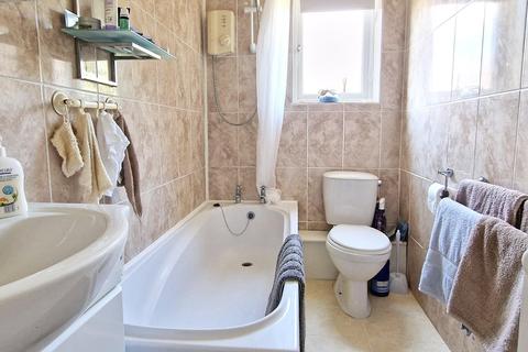 5 Brook Close, Ludgershall, Aylesbury, HP18 9NP