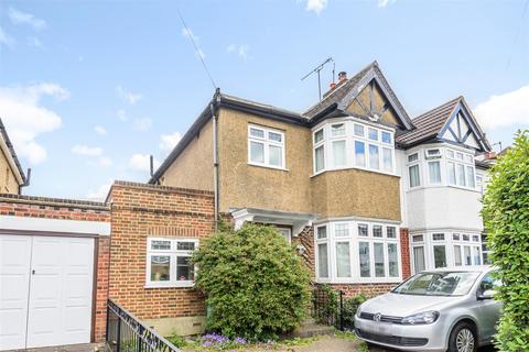 4 Chumleigh Walk, Surbiton, KT5 8BW
