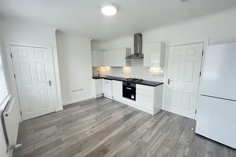 2 bedroom flat to rent, Earlsmead Road, Kensal Green