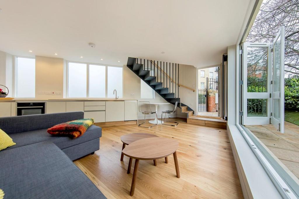 Brixton Water Lane, SW2 1 bed end of terrace house for sale £425,000