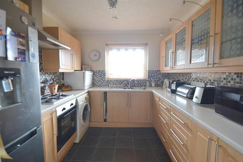 115 Bramble Drive, Hailsham, BN27 3EQ
