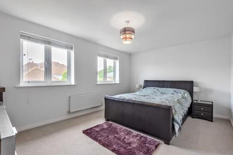 209 Cutforth Way, Romsey, SO51 0BG