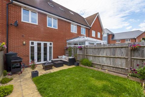 209 Cutforth Way, Romsey, SO51 0BG