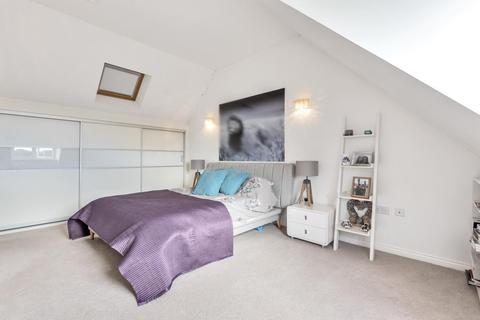 209 Cutforth Way, Romsey, SO51 0BG