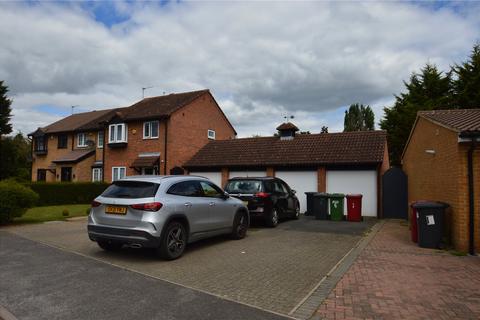 3 bedroom end of terrace house to rent, Coe Spur, Slough, SL1