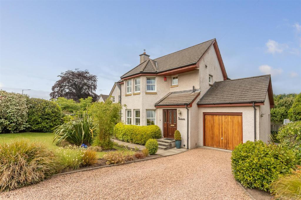 Newburgh Road, Perth 3 bed detached house for sale £270,000