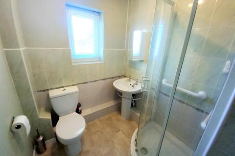8 Ffordd Elan, Rhyl, LL18 4HQ