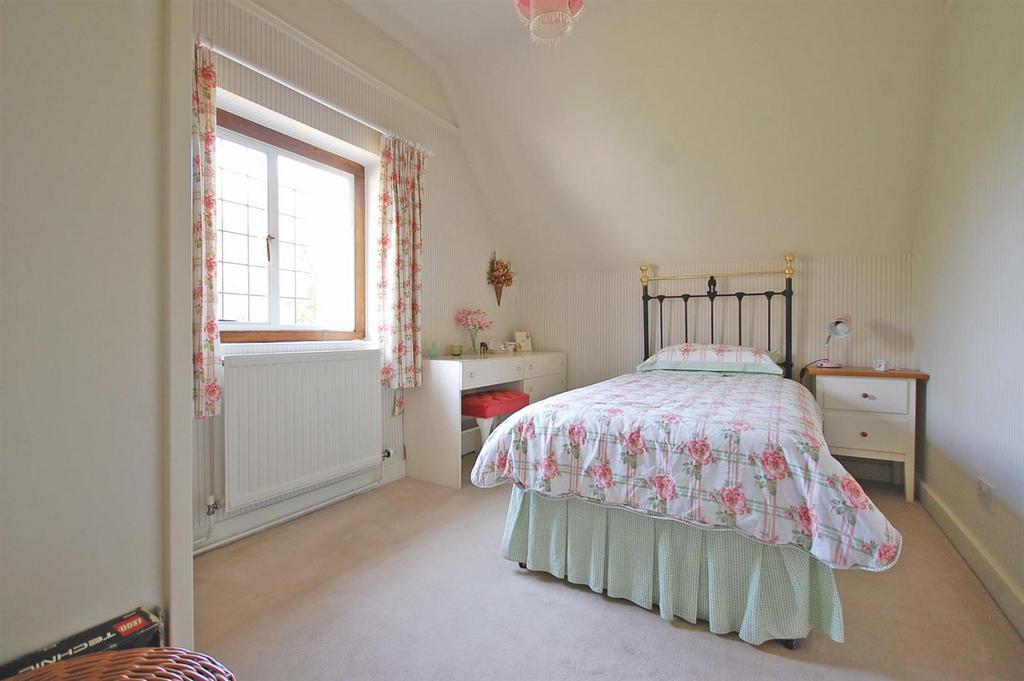 Bedroom 4.jpg