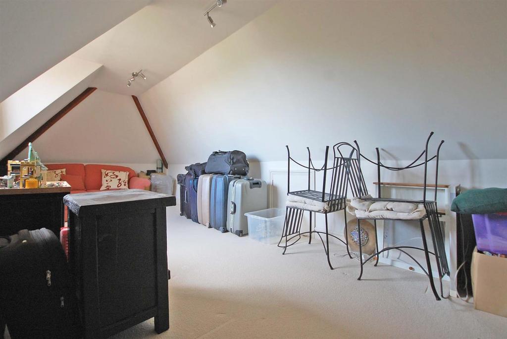 Bedroom 5.jpg