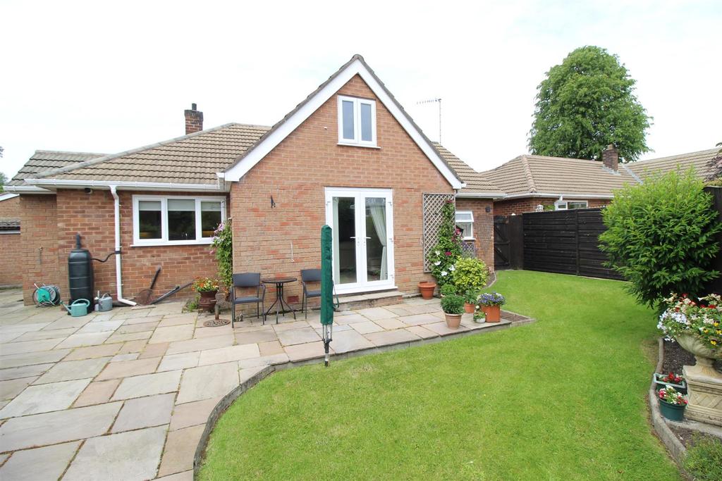 Kingsmoor Road, Glossop 3 bed detached bungalow £420,000