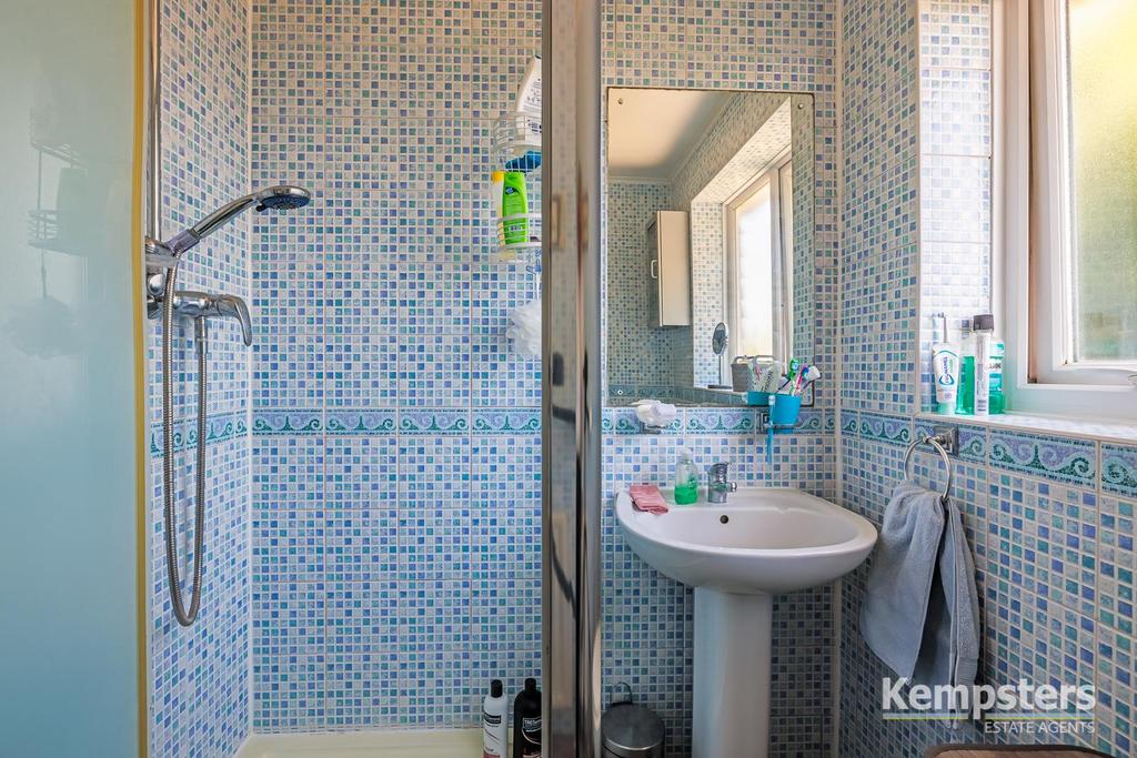 Bathroom 3.jpg