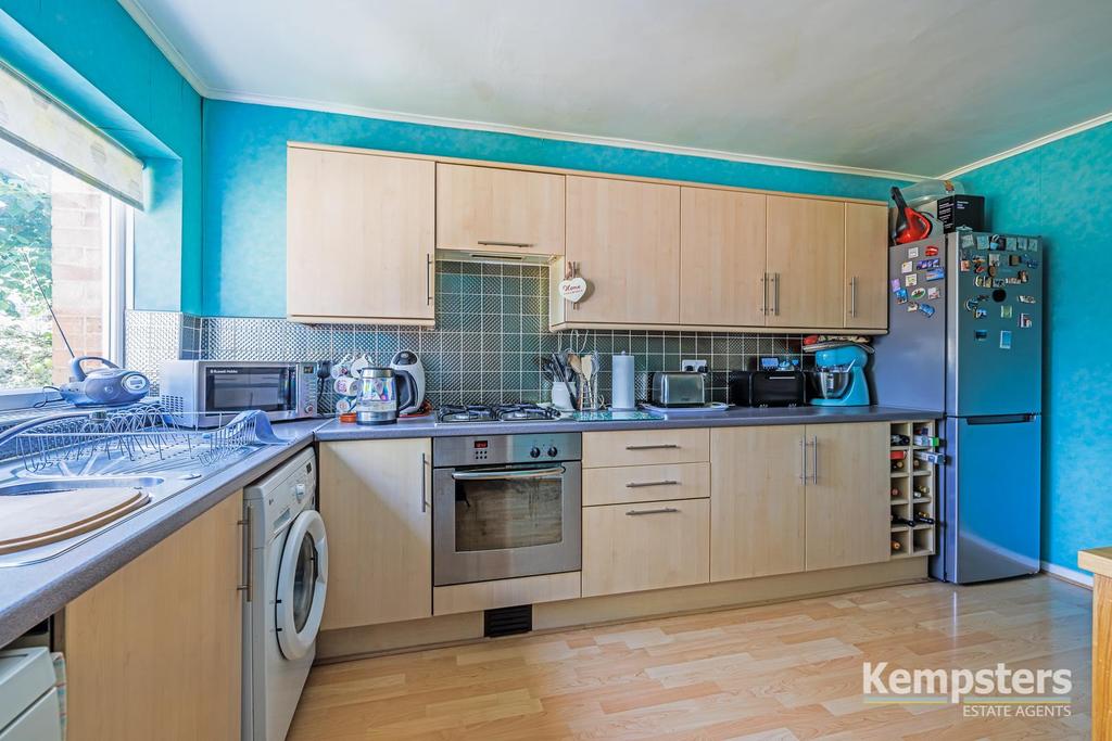 Kitchen 2.jpg