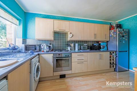 41 Bramleys, Stanford-le-hope, SS17 8AG