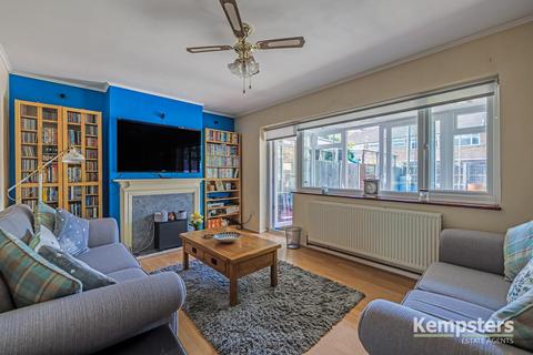 41 Bramleys, Stanford-le-hope, SS17 8AG