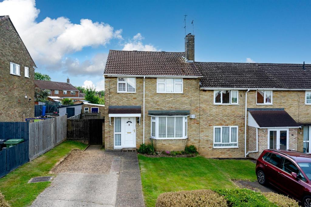 Great Elms Road, Hemel Hempstead, Hertfordshire, HP3 9TY 3 bed end of