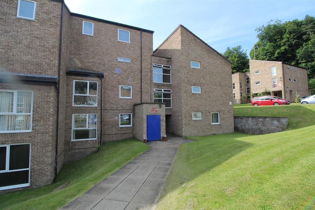Frizley Gardens, Bradford 2 bed flat £70,000