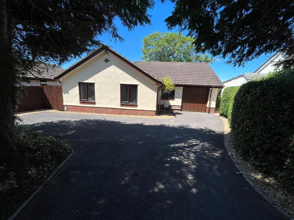 High Howe Lane, Bournemouth 3 bed detached bungalow £429,995