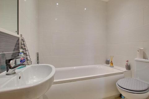 Apartment 11, Broadway House Broadway, Hornsea, HU18 1PZ