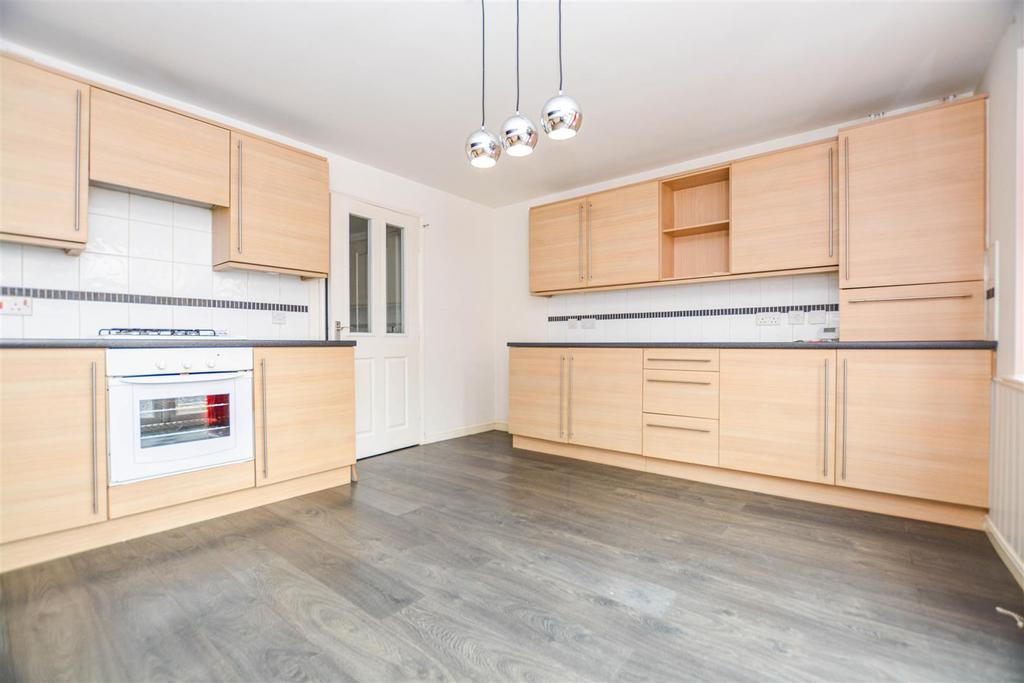 St. James Place, Scunthorpe 4 bed townhouse £170,000