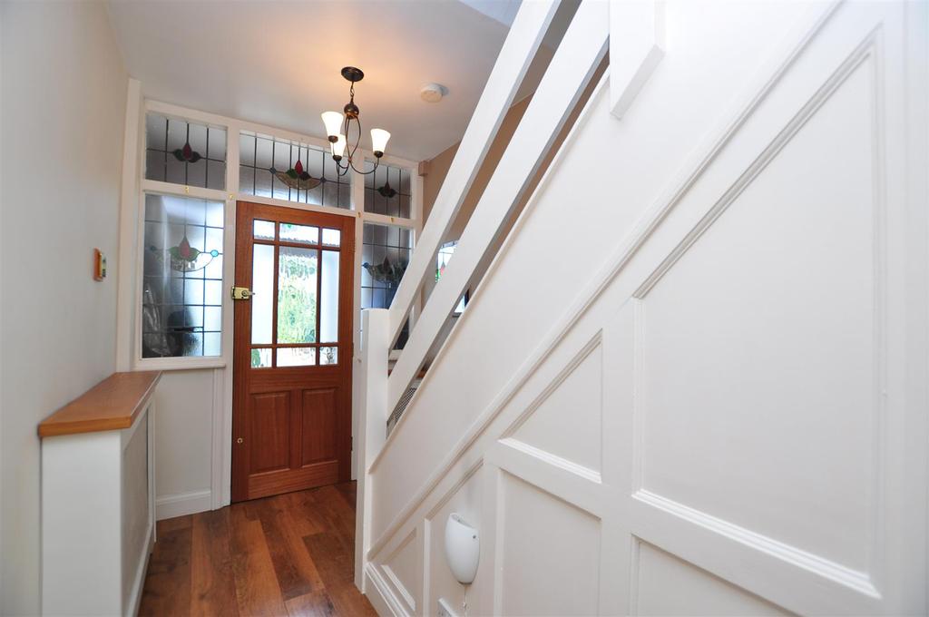 Shelton Lane, Halesowen 3 bed detached house £325,000