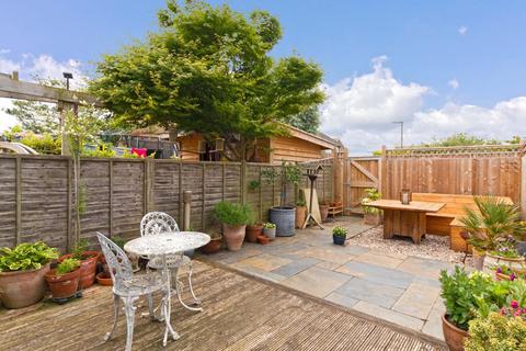 17 Cecil Road, Lancing, BN15 8HN